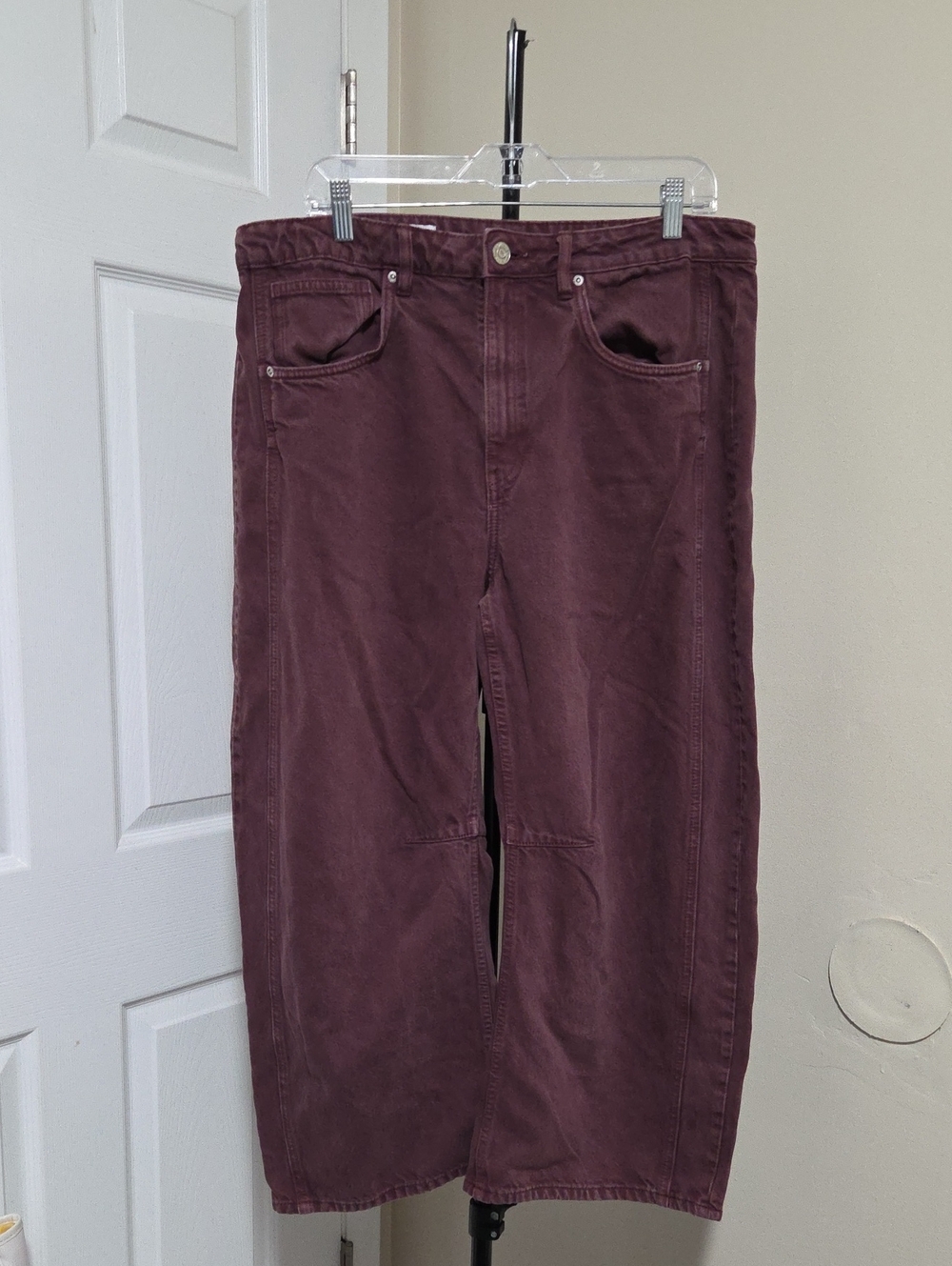 Zara Women's Straight Jeans in Deep Burgundy